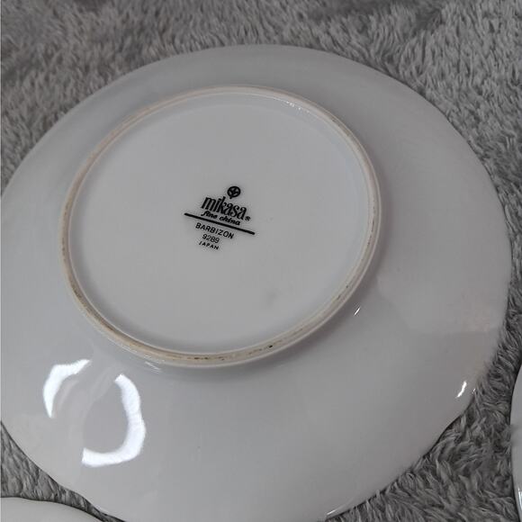 4 MIKASA Barbizon Teacup and Saucer Sets Vintage White Porcelain w/ Blue Flowers - Picture 12 of 15